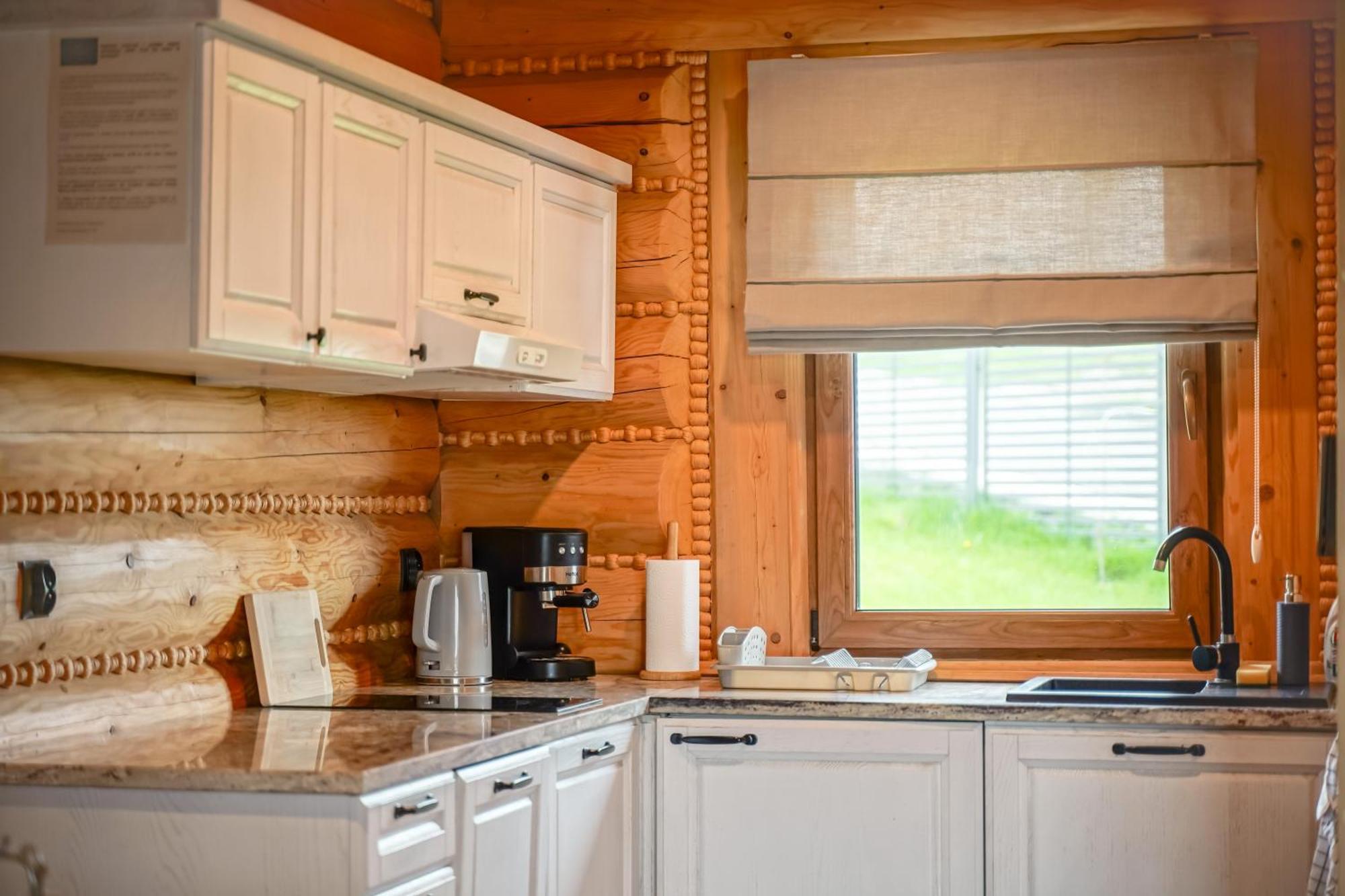 Zloty Gron Log Houses & Apartments イステブナ エクステリア 写真